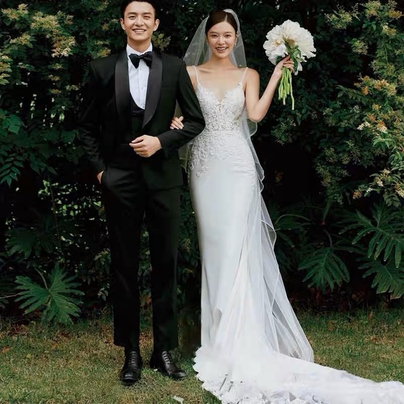 Dresses & Skirts - White Mermaid Wedding Dress